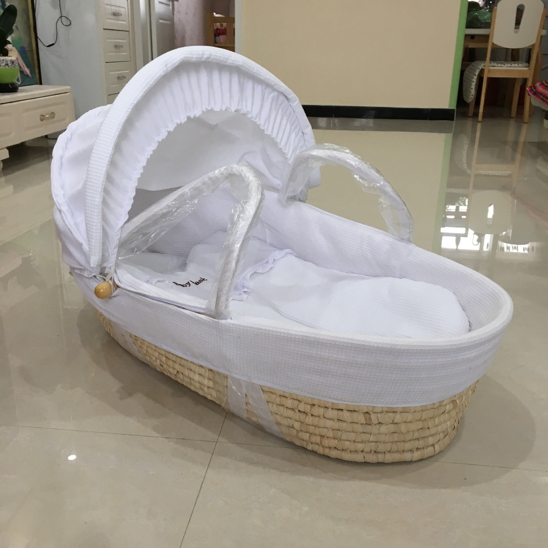 Portable Baby Bassinet Woven From Corn Husks