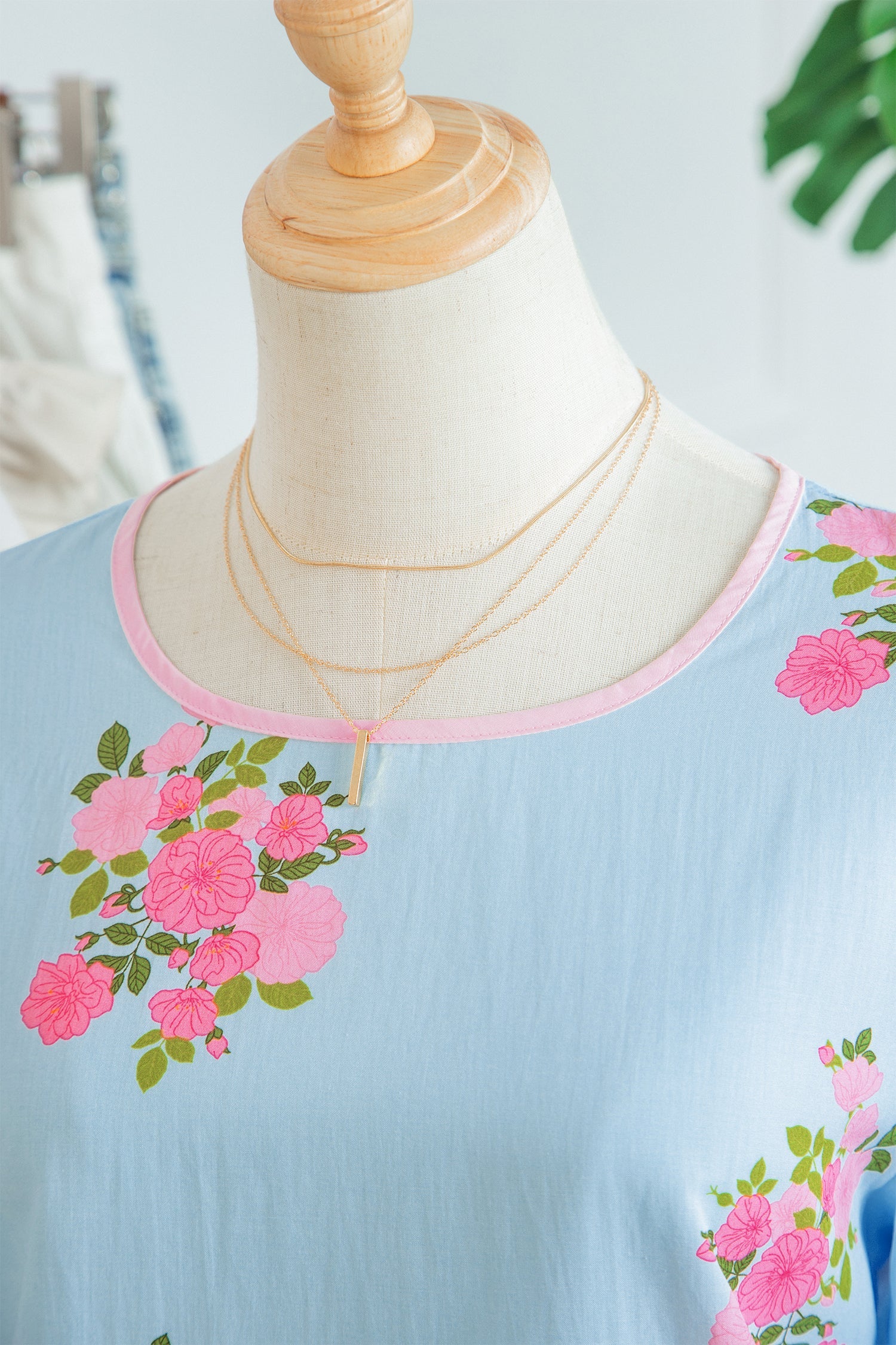Sky Blue Floral Print Button Cuffed 3/4 Sleeve Round Neck Blouse