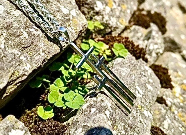 3 cross necklace hypoallergenic waterproof stainless steel for woman and men