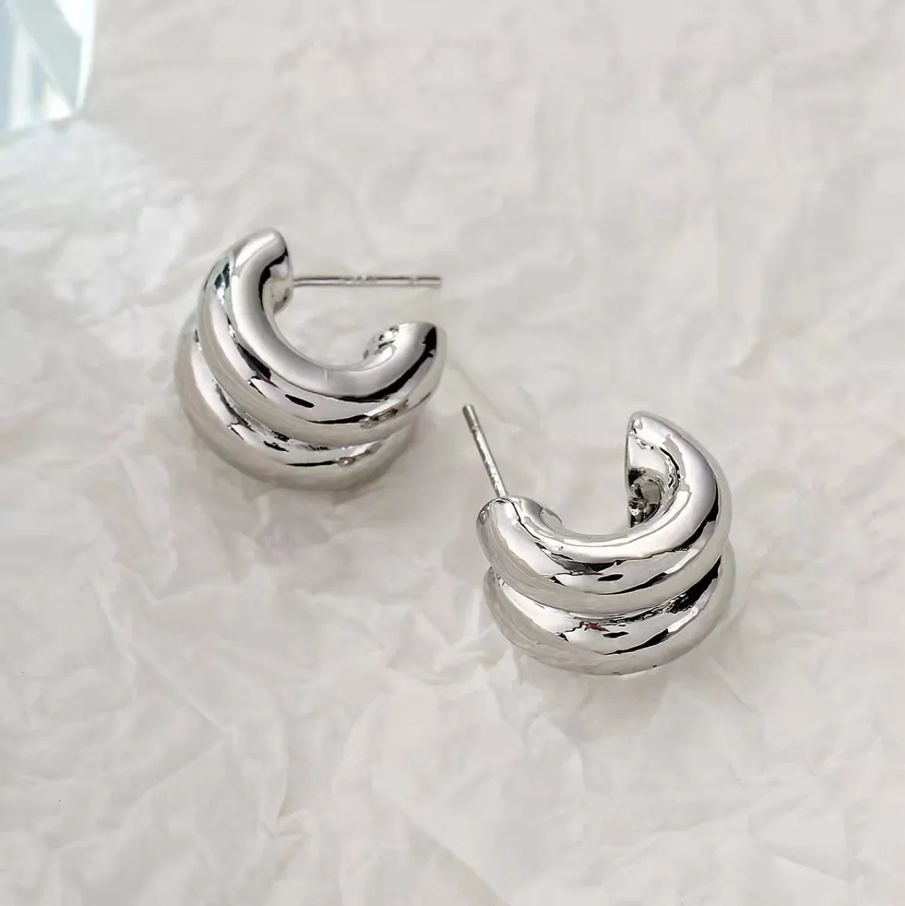 CARLIDANA Connected Double Ring CC Shape Gold Earrings | Stainless Steel PVD Gold Plated Stud Earrings