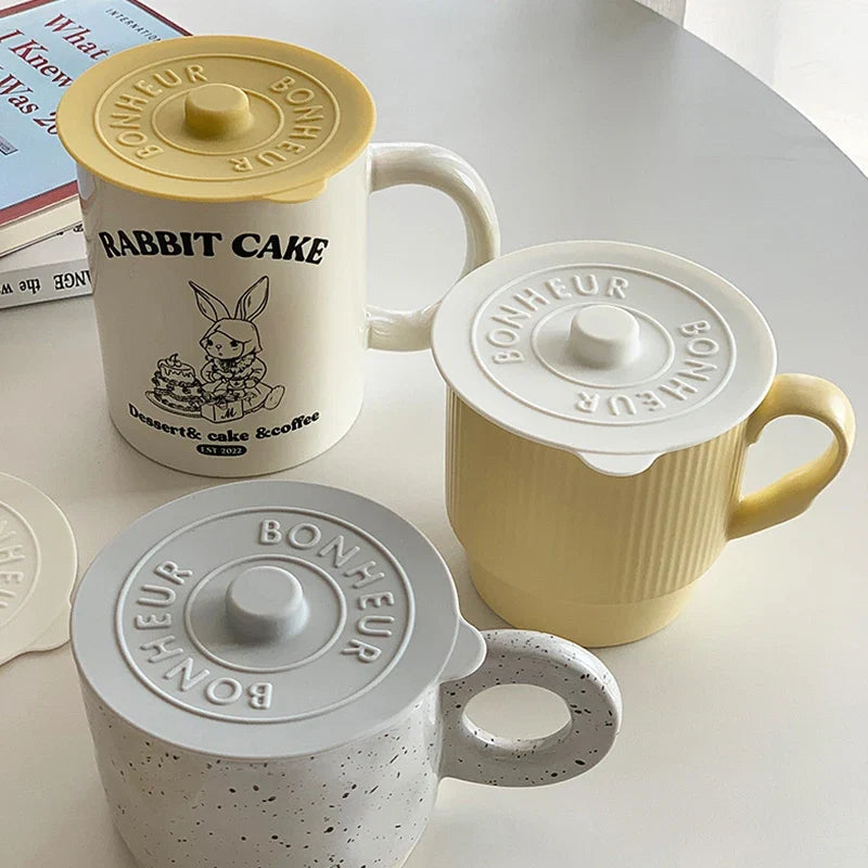Universal Silicone Cup Cover with Handle | Sealing Lid for Coffee and Milk Cups