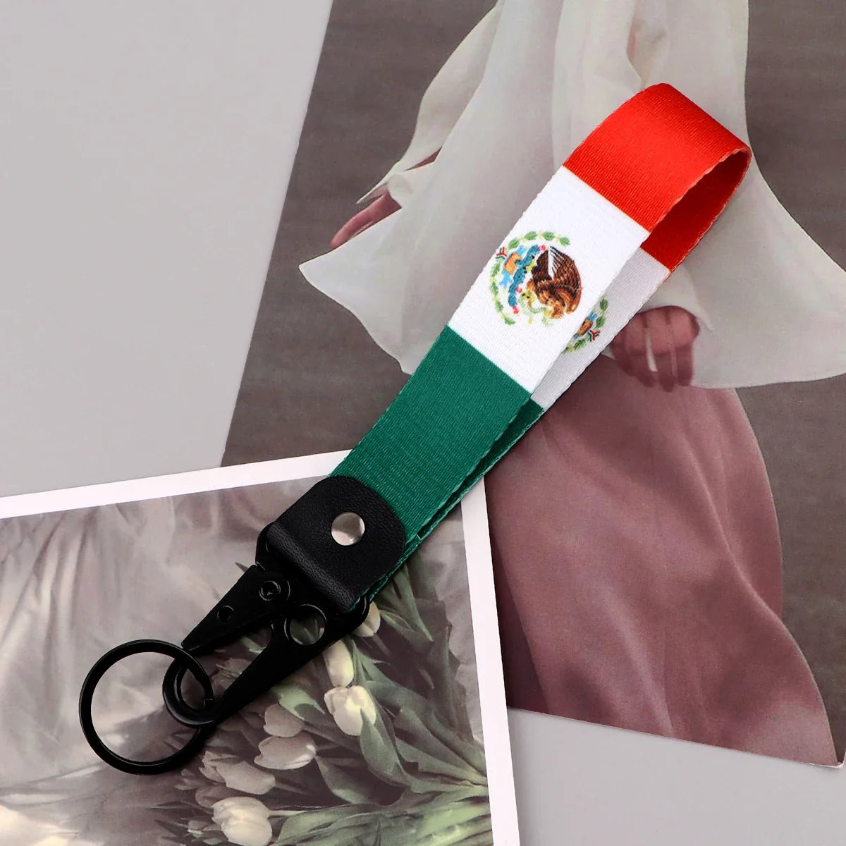 World Flag Car Keychain | Metal Key Ring for Men Women Motorcycle Lanyard