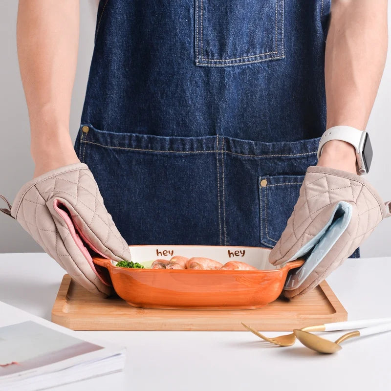 Fish Shaped Silicone Anti Scald Oven Glove | Kitchen Glove for Hot Dishes and Trays