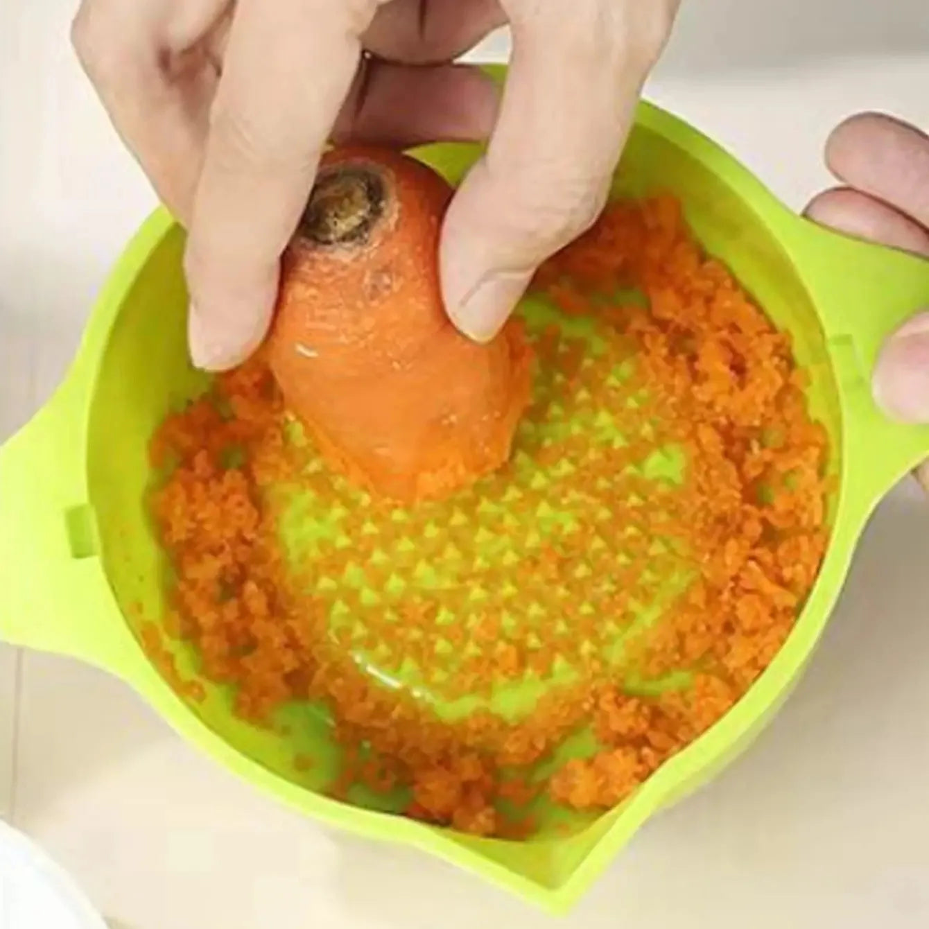 Portable Manual Citrus Juicer | Compact Kitchen Fruit Press