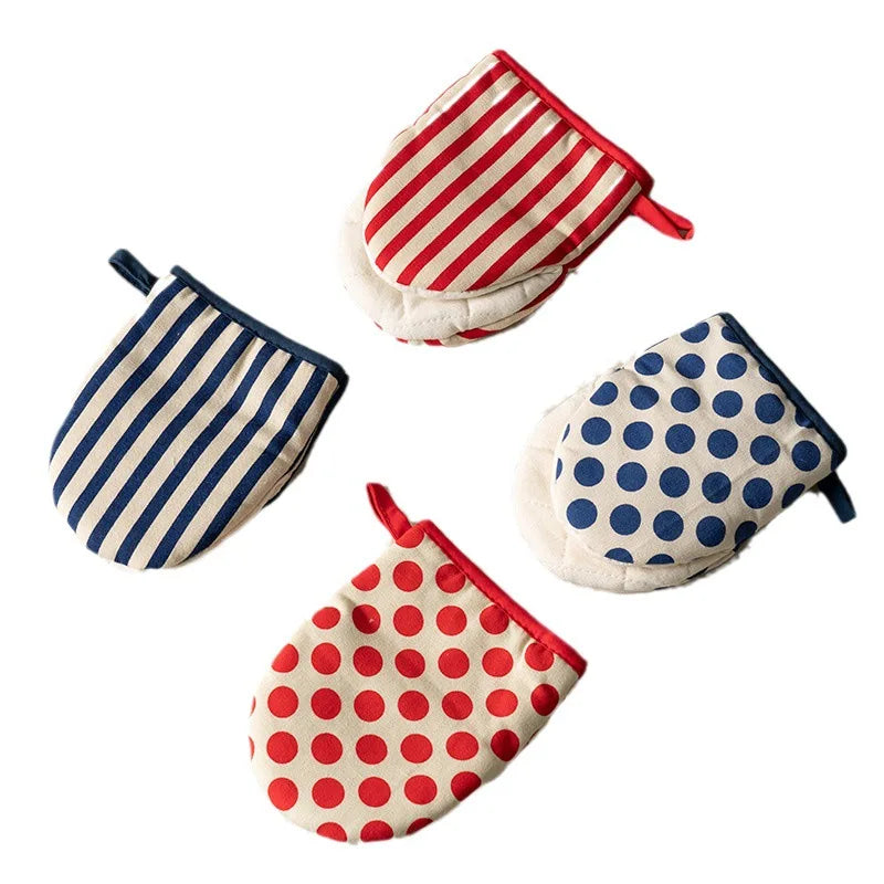Polka Dot Heat Resistant Oven Mitts | Japanese Style Microwave Safe Kitchen Gloves