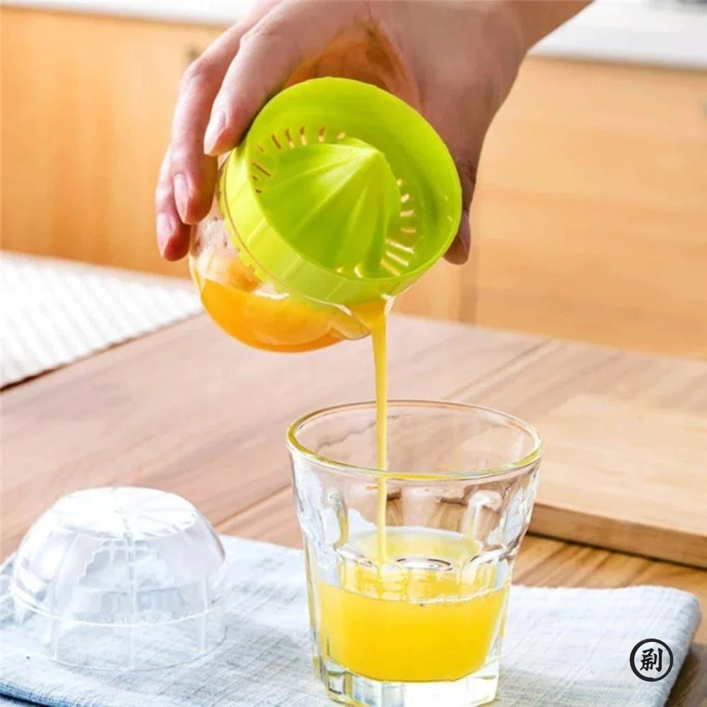 Manual Citrus Juicer with Lid | No Mess Lemon Squeezer for Fresh Juice