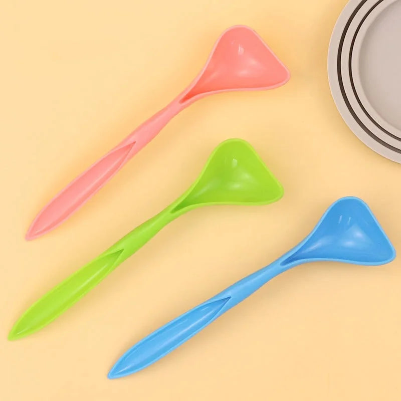 2PCS Reusable Silicone Pet Food Can Cover with Spoon | Airtight Can Lid for Dog and Cat Food Storage