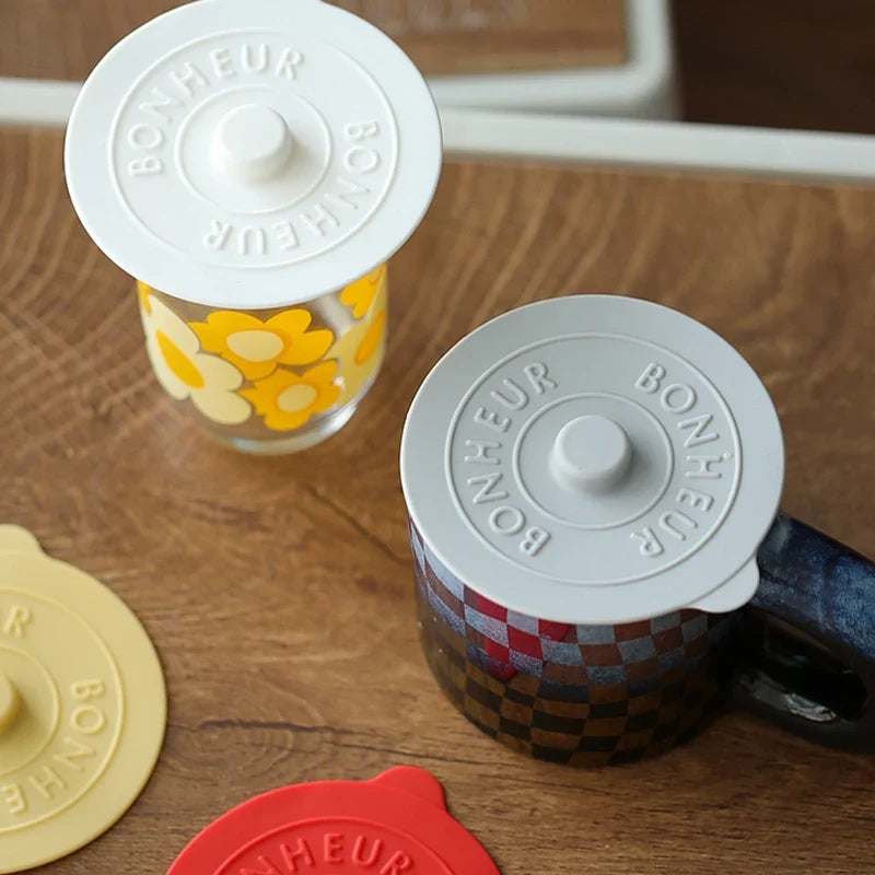 Universal Silicone Cup Cover with Handle | Sealing Lid for Coffee and Milk Cups