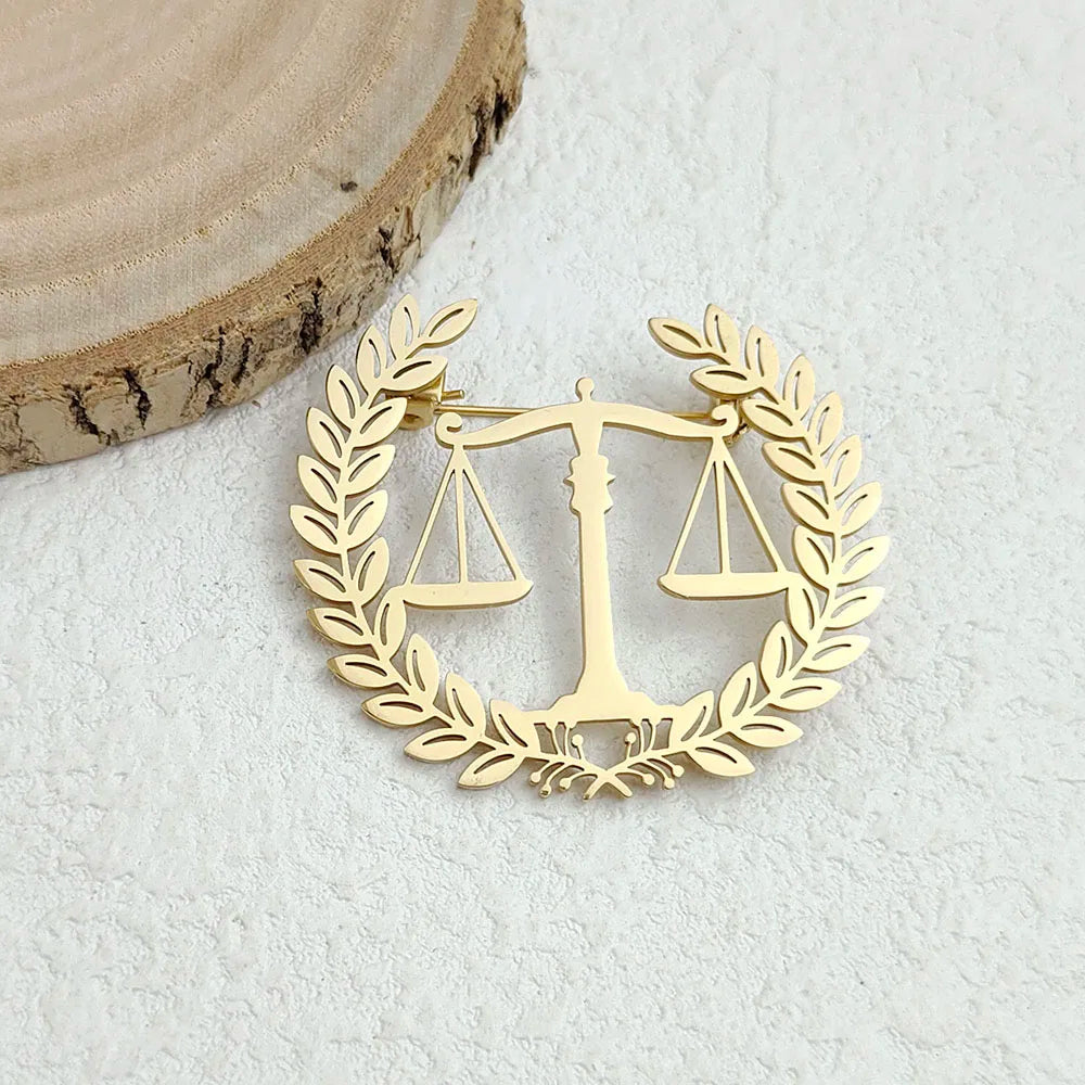 Original fair and justice balance hollow stainless steel gold-plated 18K brooch, suit lapel pin, waterproof formal fittings