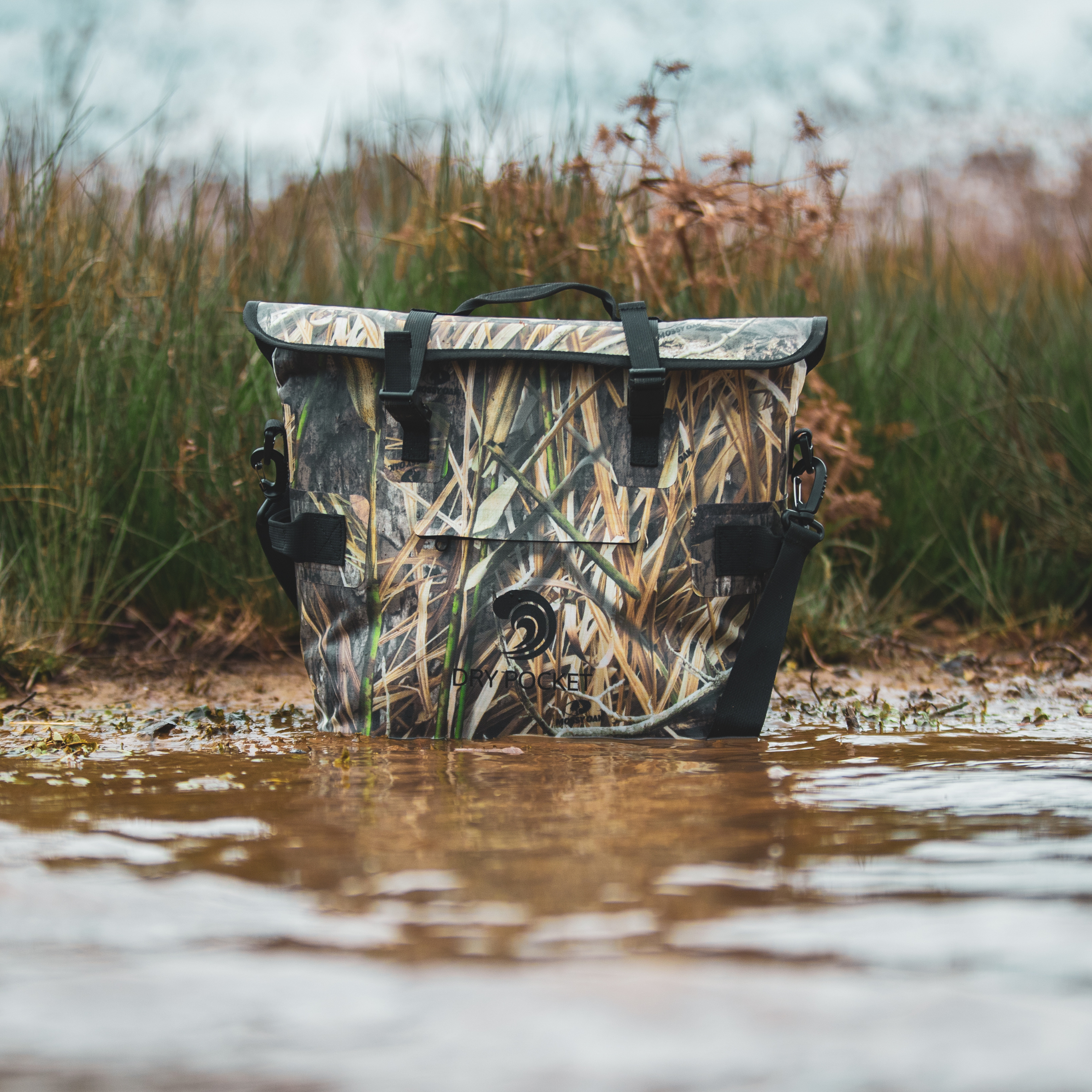Waterproof Floating Cooler Bag - Shadow Grass Habitat Camo