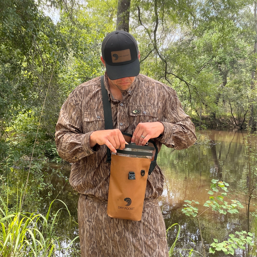 [PRE-ORDER] Waterproof Floating Shell Bag / Boating Bag (Arriving in August)