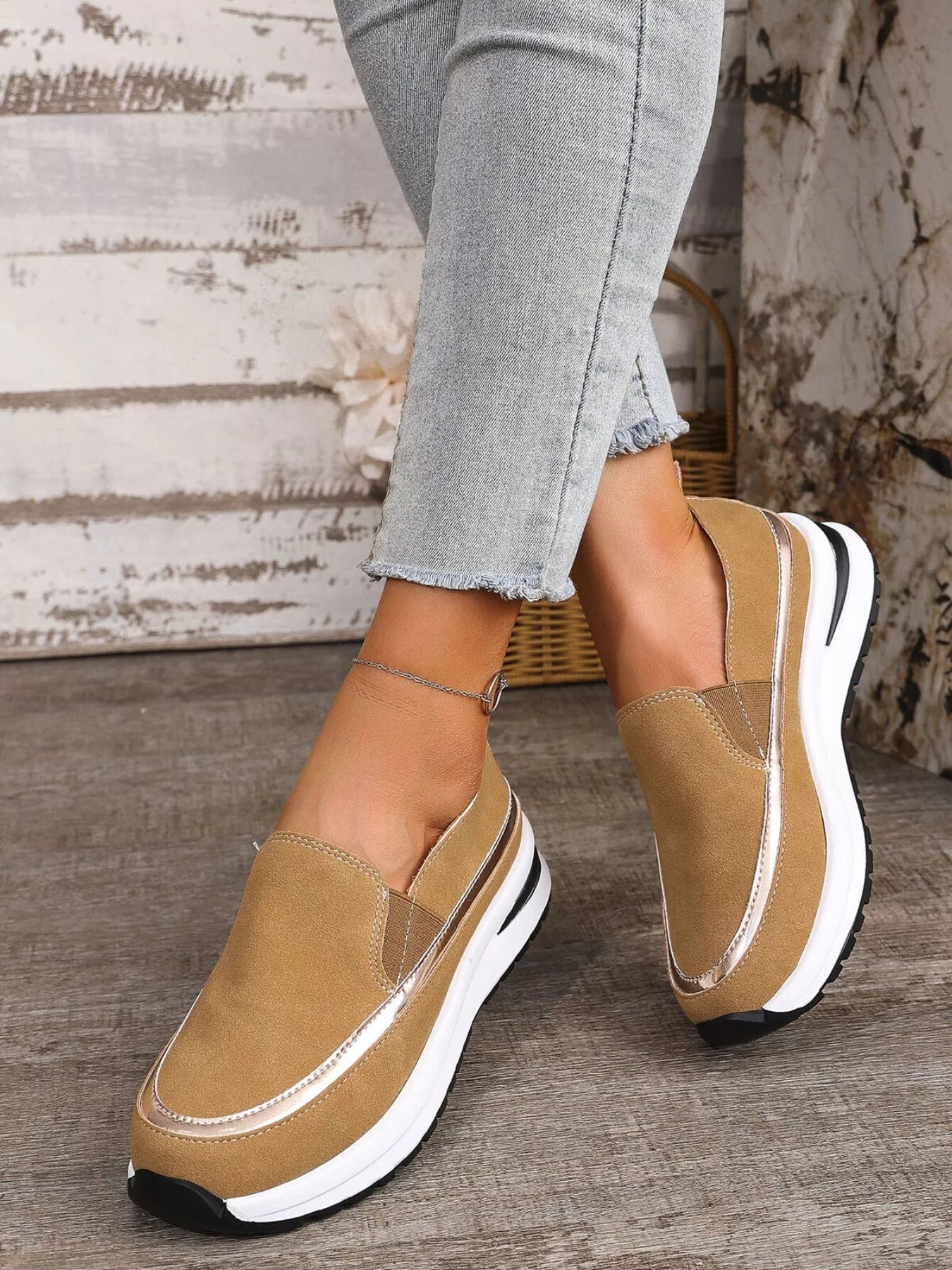 Round Toe Platform Loafers