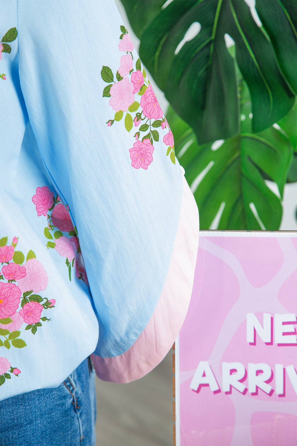 Sky Blue Floral Print Button Cuffed 3/4 Sleeve Round Neck Blouse
